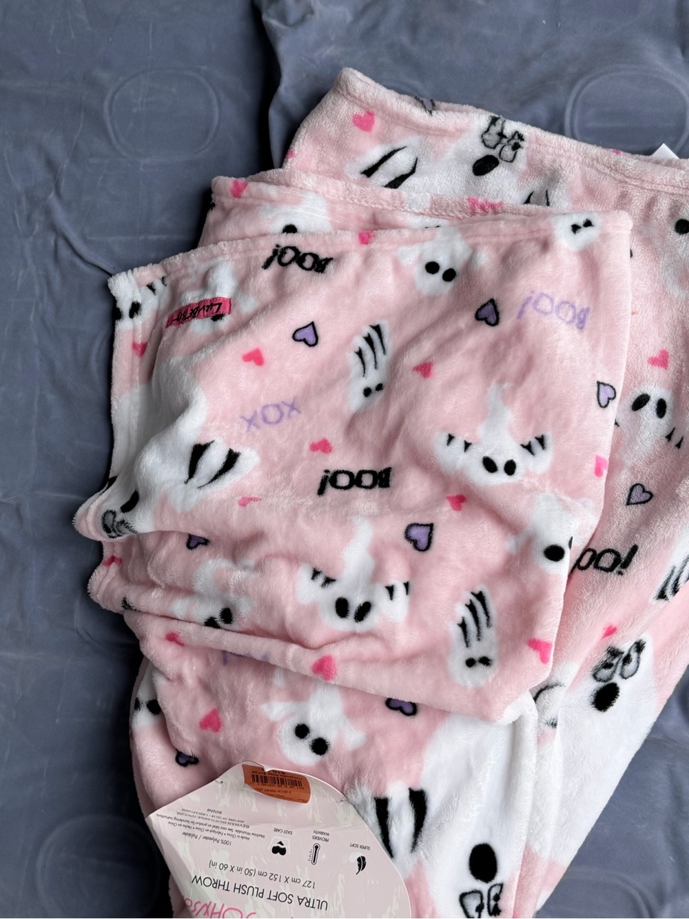 Halloween Pink Ghost Throw Blanket